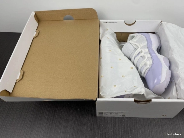 One Kick Air Low Pure AH7860-101 11 Violet WMNS Jordan 0713